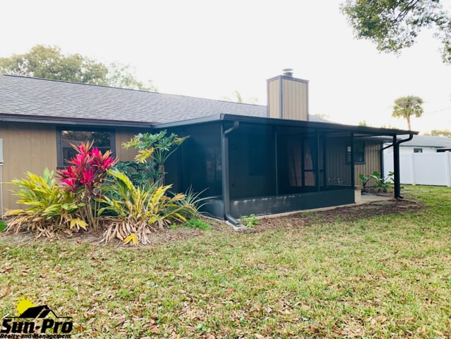 Building Photo - 2025 Willow Oak Dr
