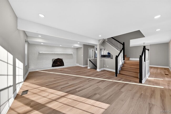 Building Photo - 264 Braeshire Dr