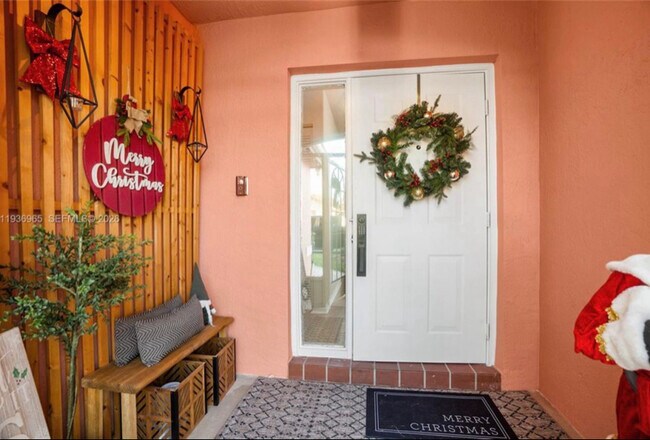 Foto del edificio - 8165 Pelican Harbour Dr