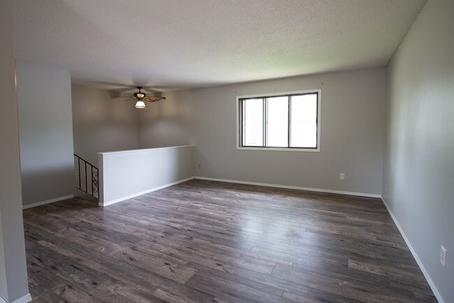 Building Photo - 1000 Lakota Ave