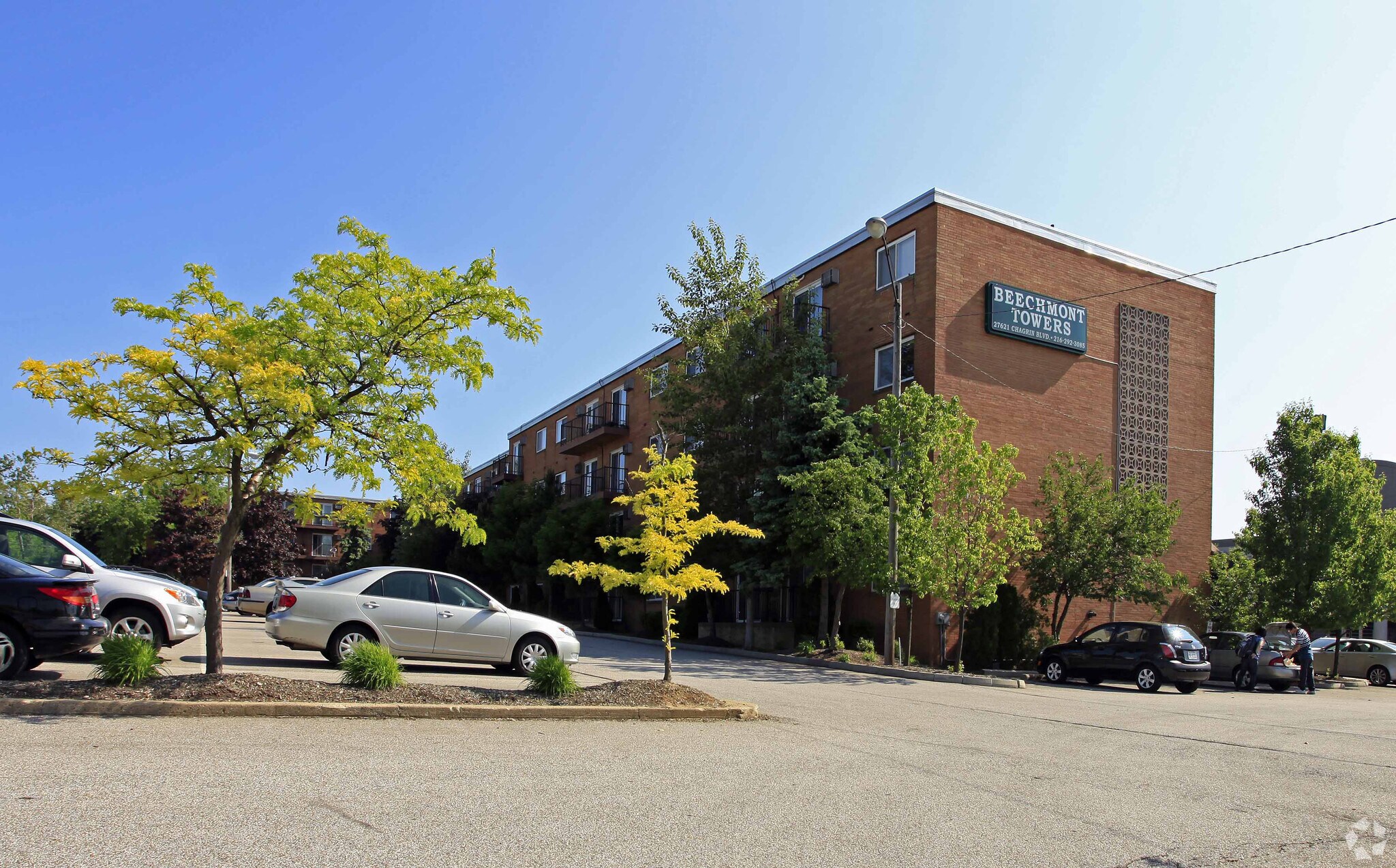 Beechmont Towers – photo 3