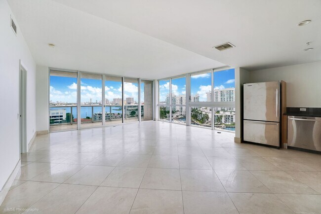 Foto del edificio - 7929 West Dr