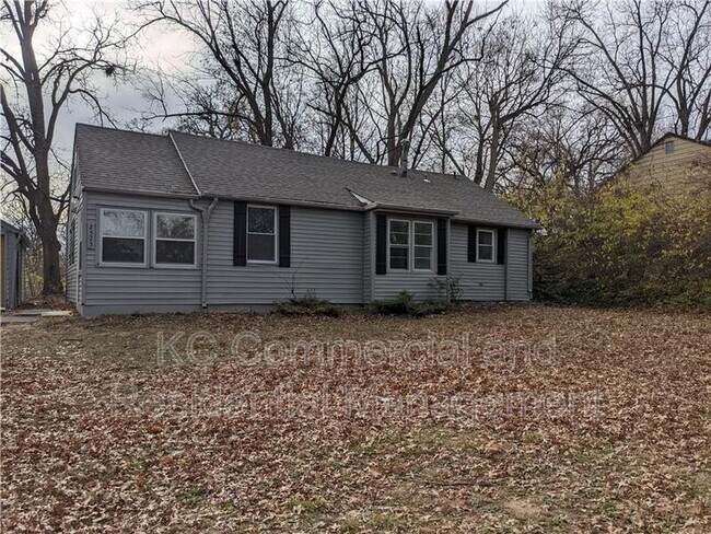 Building Photo - 2523 NE 46th Terrace