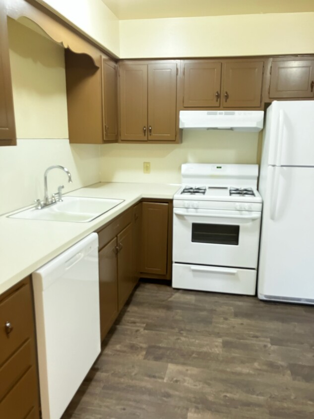 Kitchen 3 - 3329 Breton Rd SE