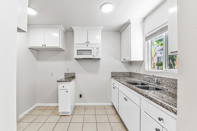 Building Photo - 67 Alamitos Ave