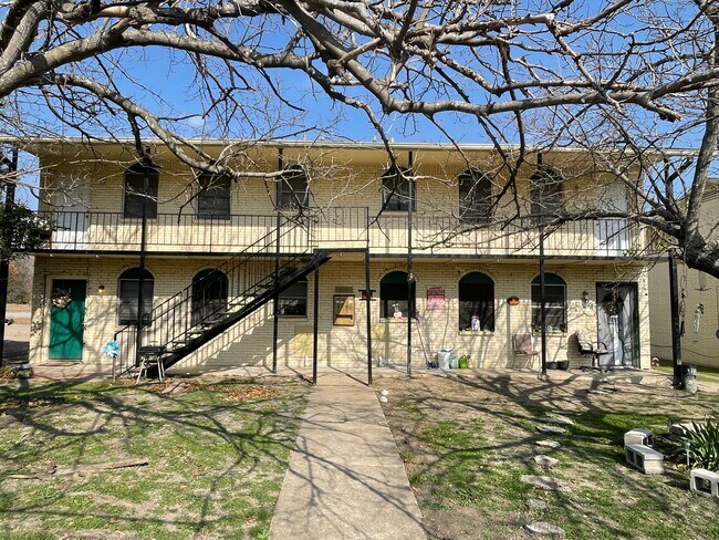 Building Photo - 101 E Cardinal Ln