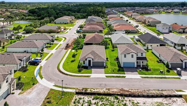 Foto del edificio - 301 Silver Sands Ln