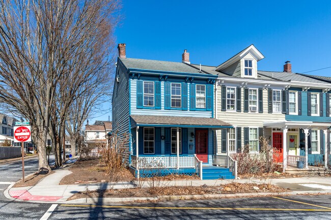 Foto del edificio - 34 Buttonwood St