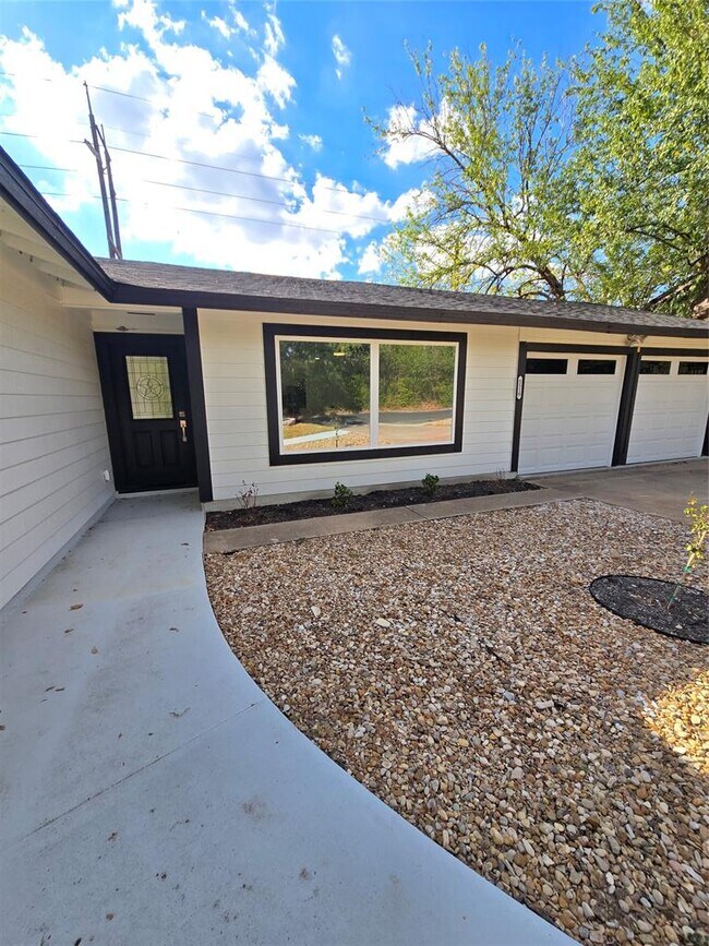 Building Photo - 5510 Coventry Ln