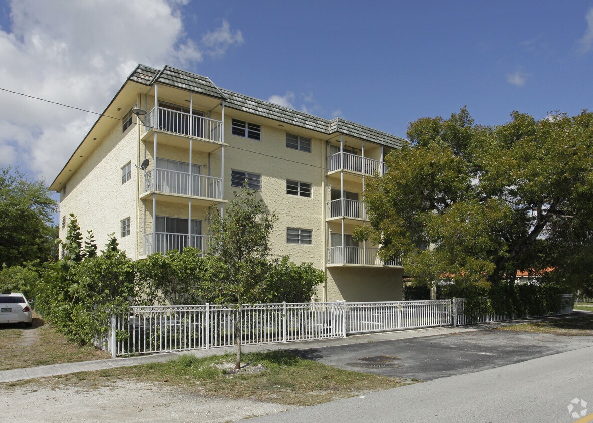 Primary Photo - 12290 NE 11th Ct