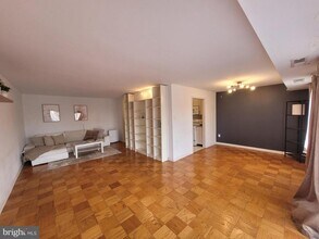 Building Photo - 3101 S Manchester St