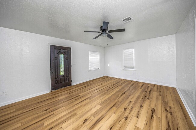 Foto del edificio - 3312 NW Liberty Ave