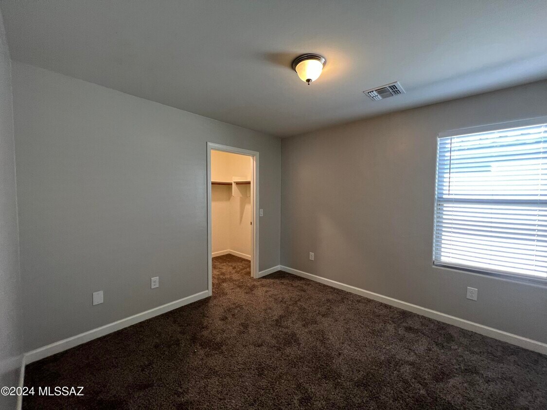 Primary Photo - 12215 E Becker Dr