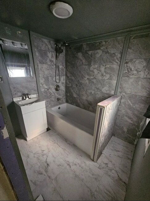 Foto del edificio - 1618 W Kettelle St