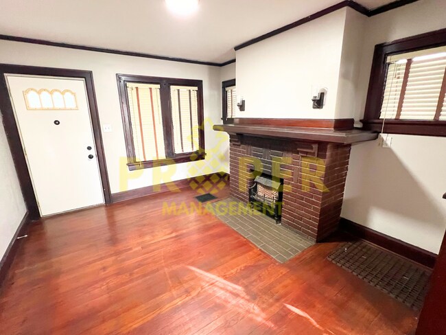 Foto del edificio - 2 bedrooms 1 bathroom house