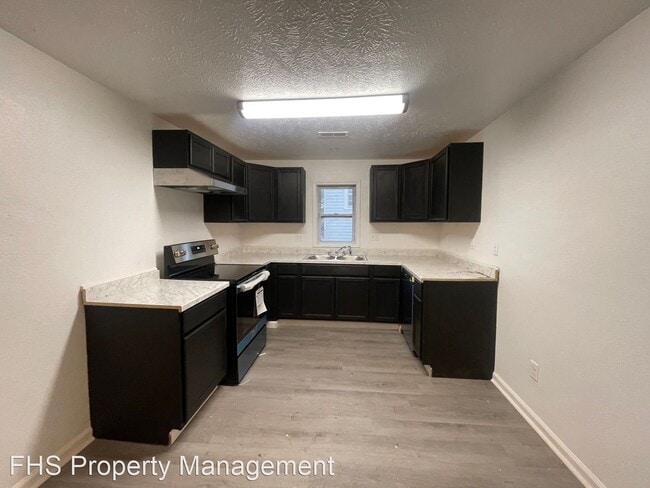 Building Photo - 3 br, 1 bath House - 2915 W Elm Street*