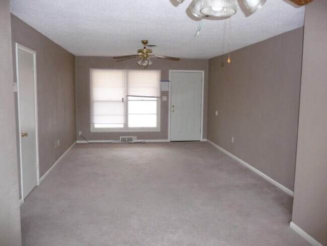 Foto del edificio - 4303 NW Ridgecrest Dr
