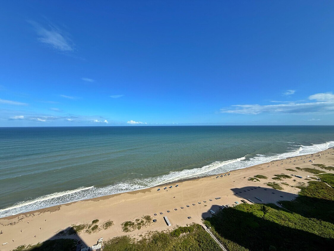 Primary Photo - 3000 N Ocean Dr