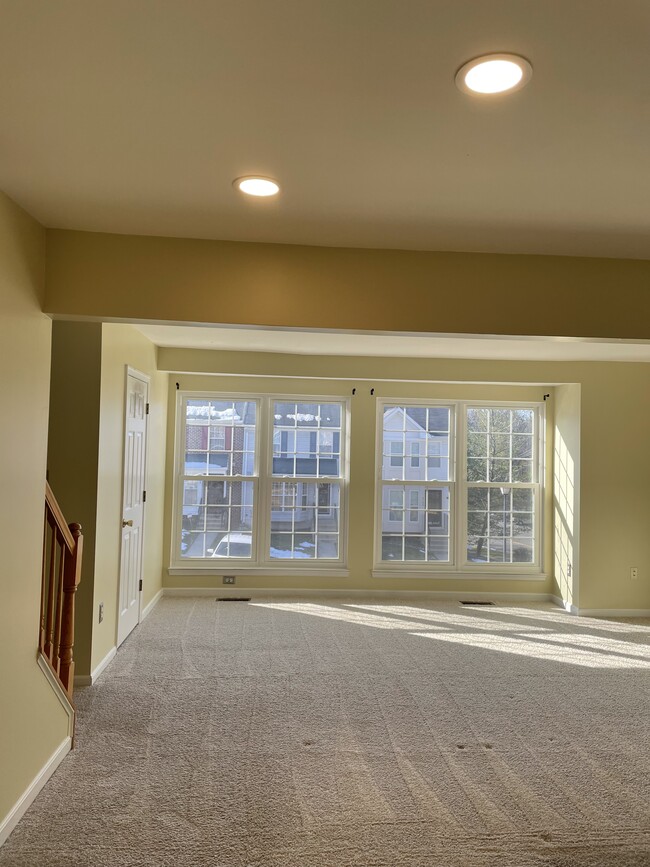 Building Photo - 3503 Round Hill Ln