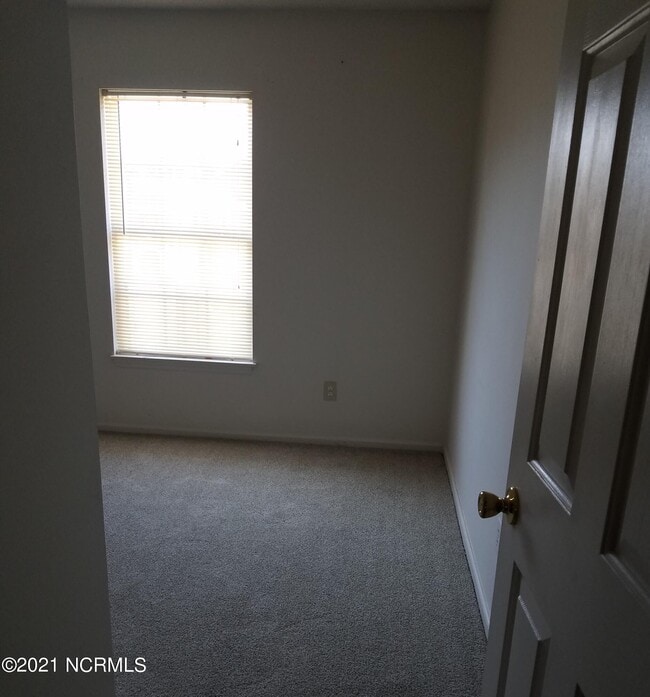 Building Photo - 1000 Hammock Ln