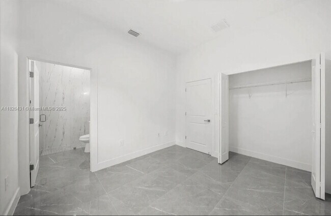 Foto del edificio - 134 Fox Ave