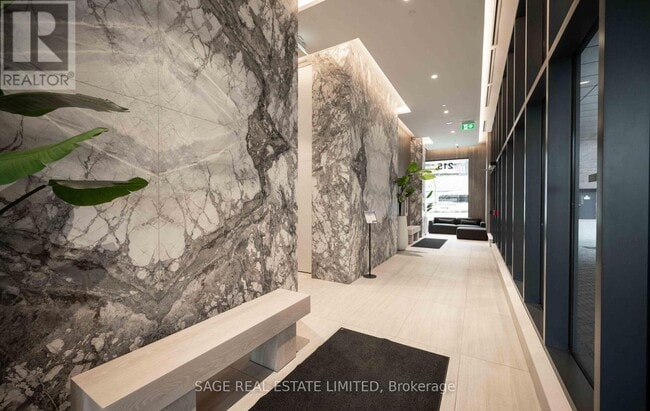 Building Photo - 215 Lakeshore Rd W