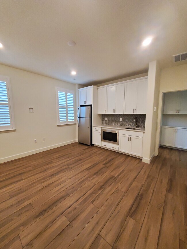 Foto del edificio - 4067 Stanwick Ave