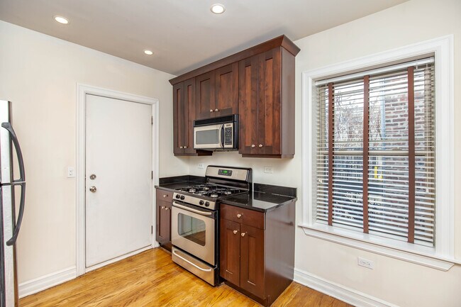 Foto del edificio - 3816 N Sheffield Ave