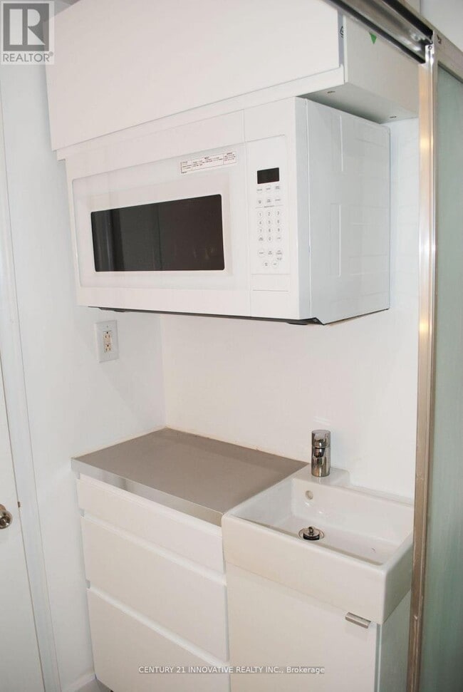 Building Photo - 42 St Dunstan Dr