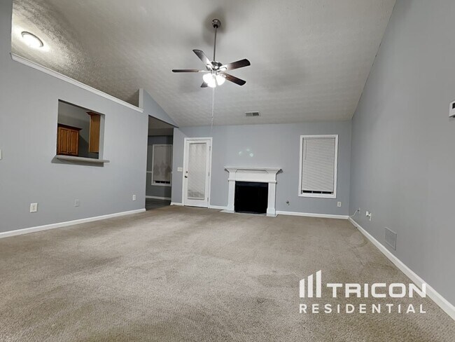 Building Photo - 333 River Landing Dr