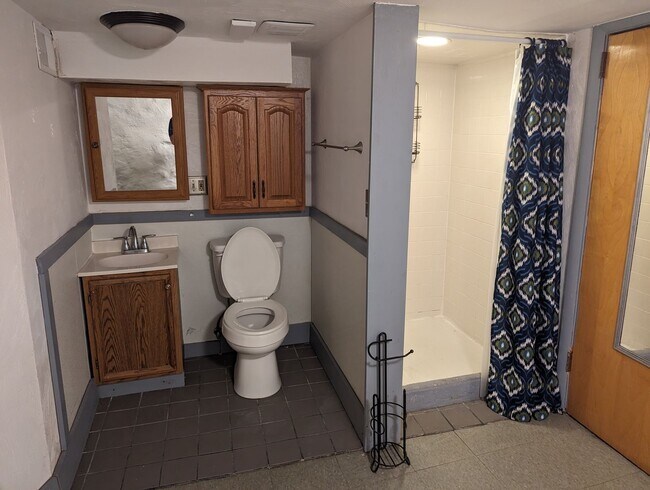 Foto del edificio - 2419-2423-2423 Carey Wy