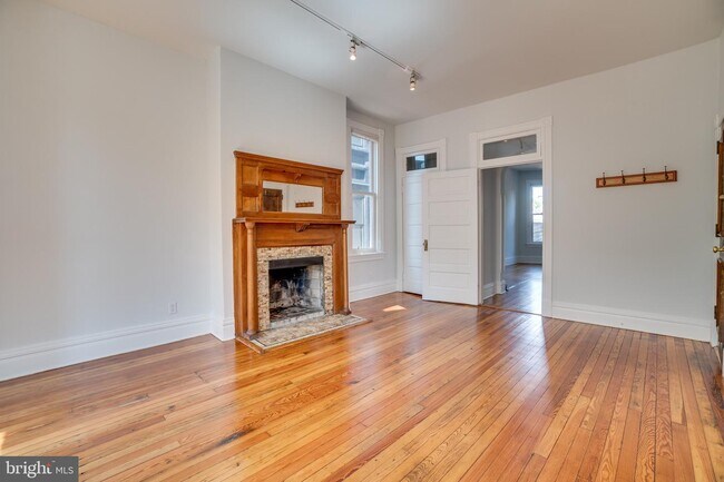 Building Photo - 1747 18th St NW