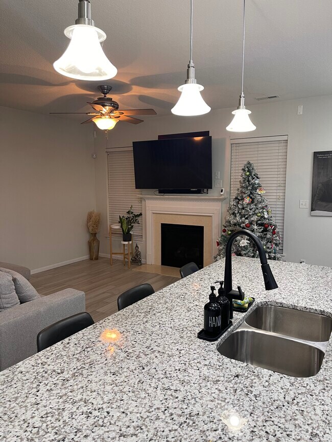 Foto del edificio - 7007 Darby Ct