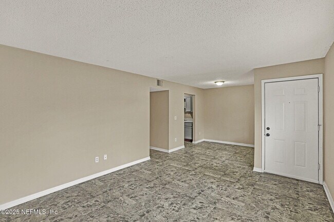 Foto del edificio - 475 Crabapple Ct