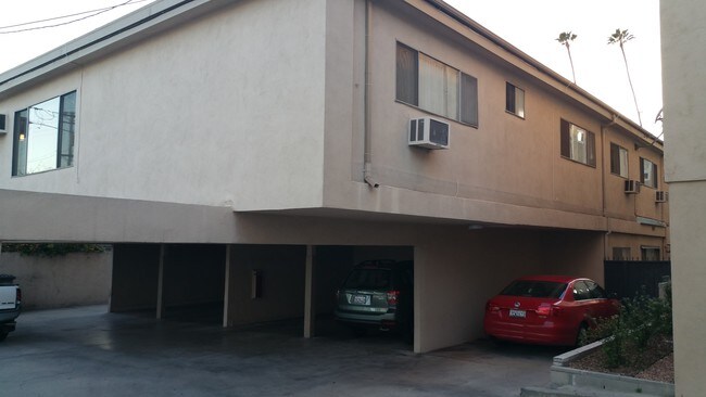 Rear vista - 1326 N Central Ave