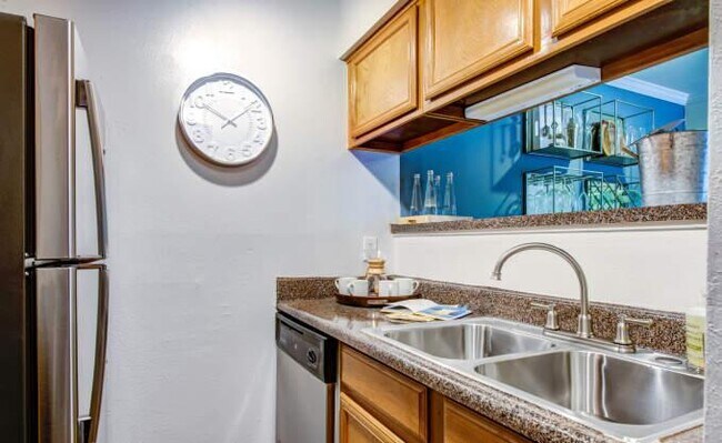 Building Photo - 2 bedroom in Dallas TX 75206