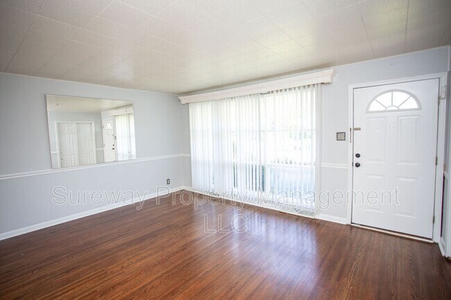 Foto del edificio - 7 Green Ridge Rd