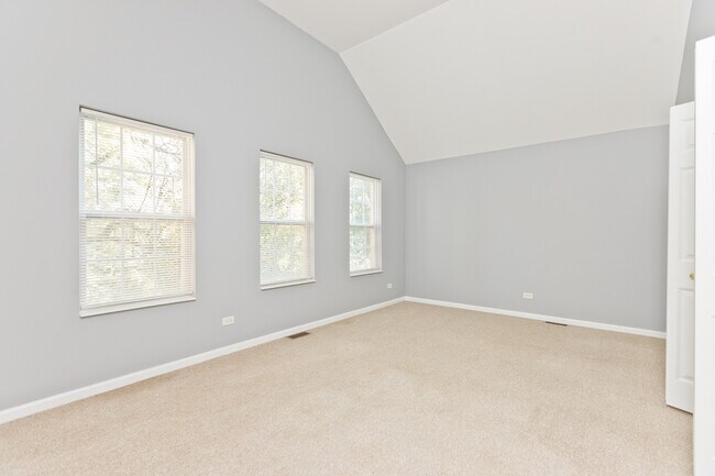 Building Photo - 2729 W Potomac Ave