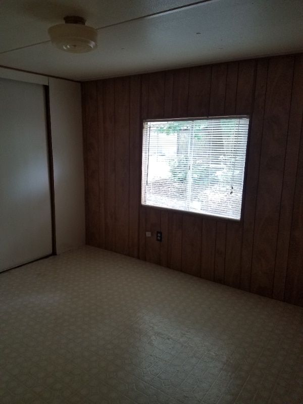 Building Photo - 413 Miller St