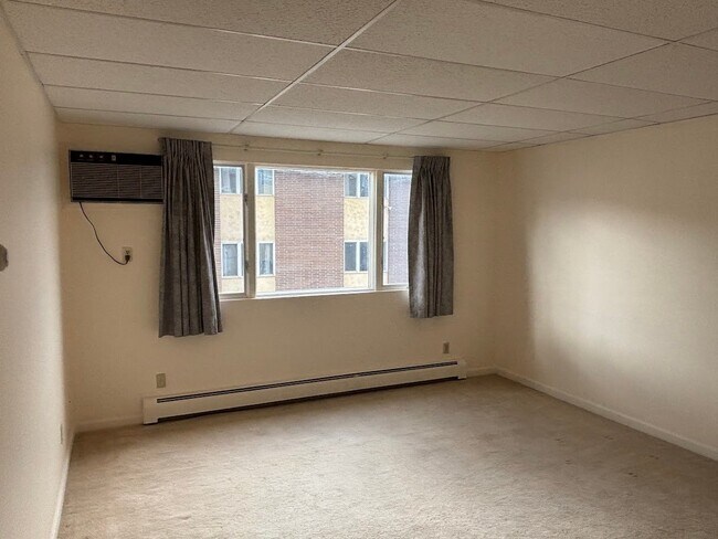 Foto del edificio - 215 E 6th Ave