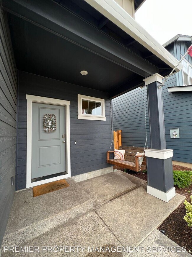 Building Photo - 4 br, 2.5 bath House - 2917 W Street