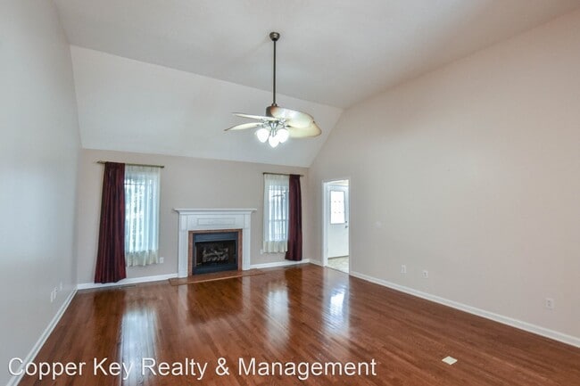 Building Photo - 3 br, 2 bath House - 645 Fallbrook Lane