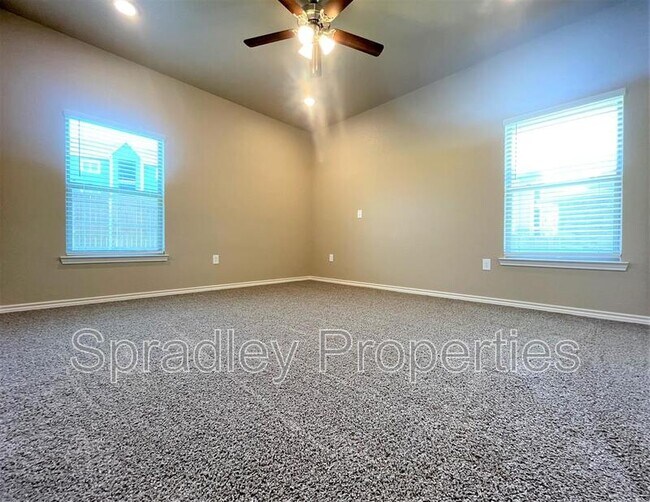 Building Photo - 1058 Hibiscus Dr