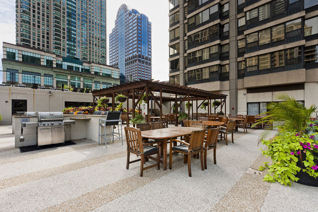 Building Photo - Beautiful 2 Bedroom Apartment in River North!