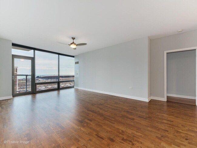 Foto del edificio - 100 E 14th St