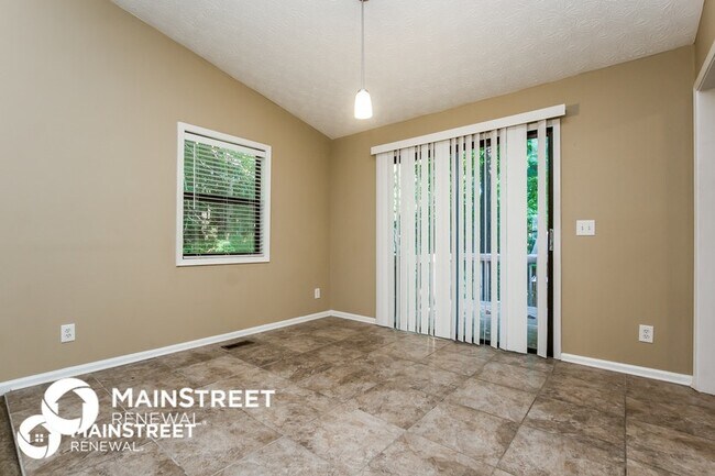 Building Photo - 2490 Deerfield Dr