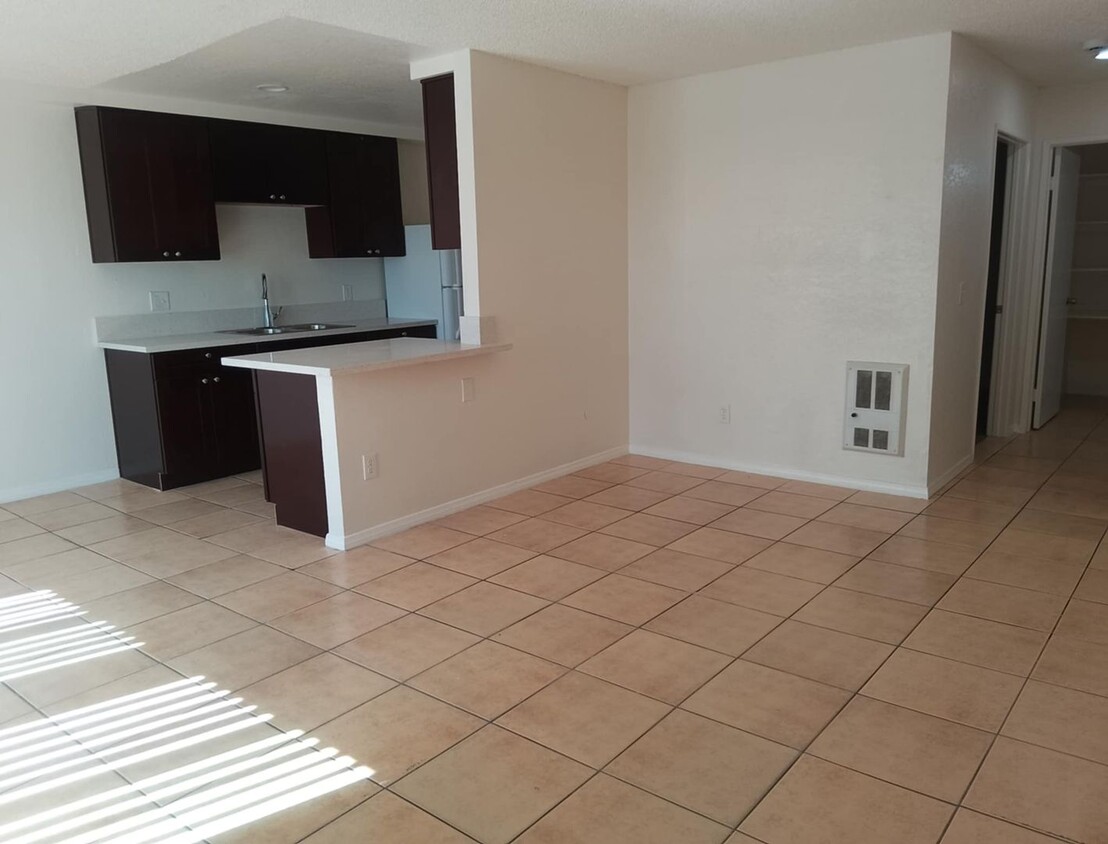 Foto principal - 1BD / 1 BA - Apartment For Rent