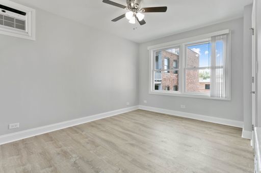 Foto del edificio - 7638 N Eastlake Terrace