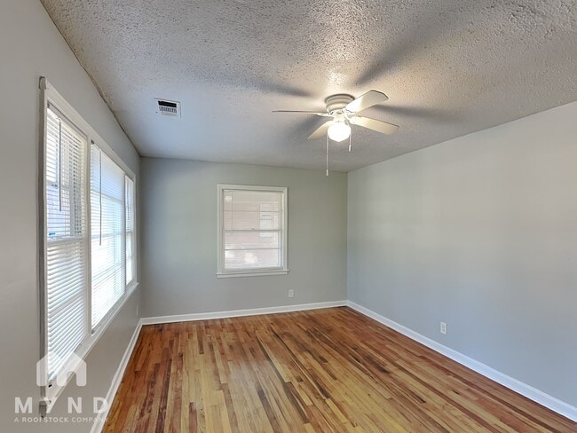 Building Photo - 1768 Santa Cruz Dr