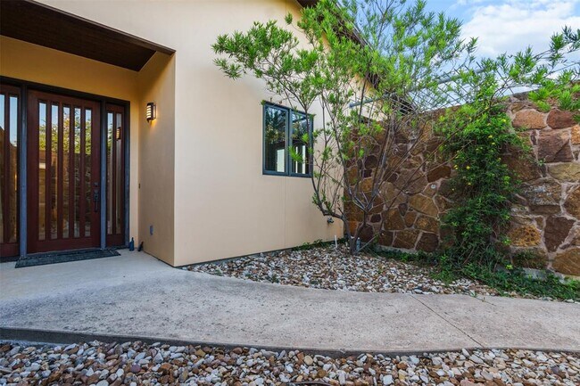 Building Photo - 9208 Madrone Ranch Trail